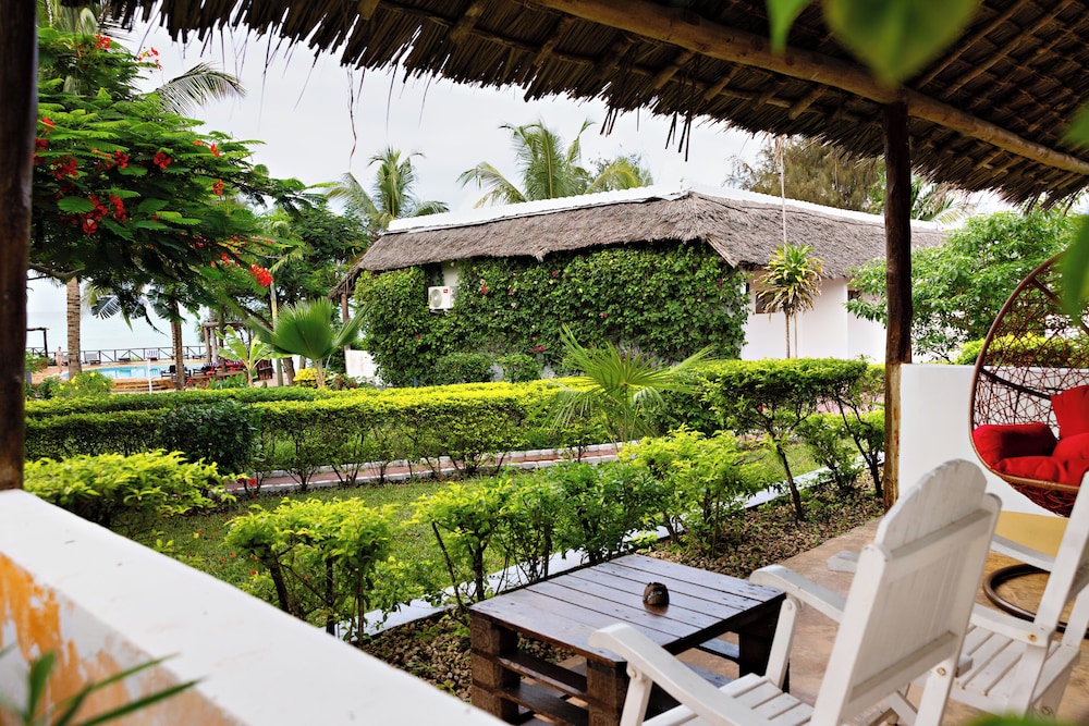 Deluxe Room, Multiple Beds, Sea View