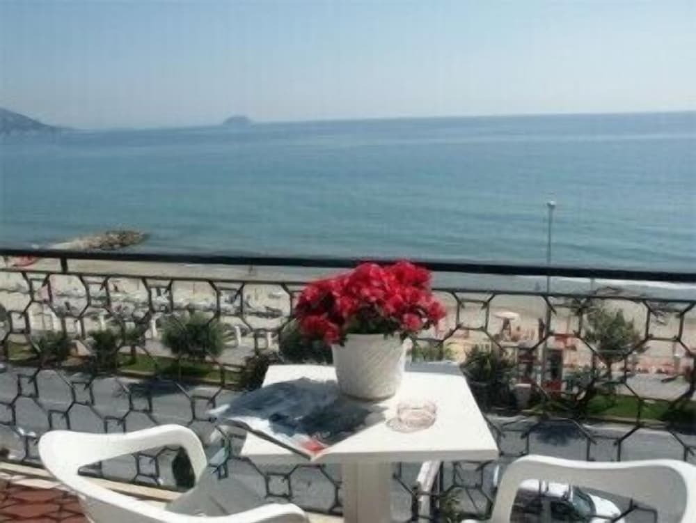 Double Room, Balcony, Sea View photo 3