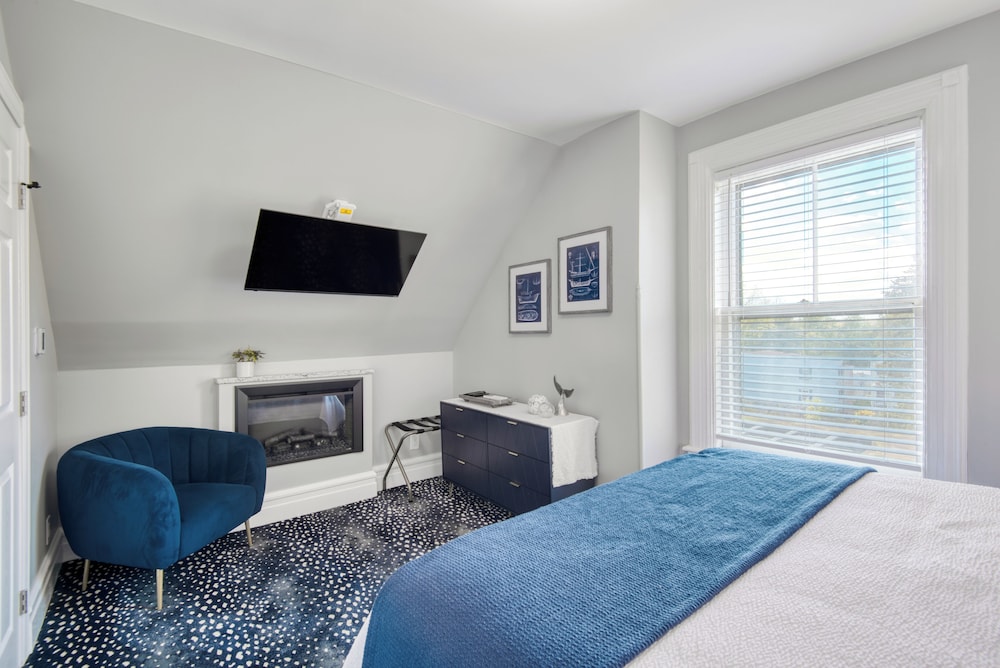 Suite #9 photo 2