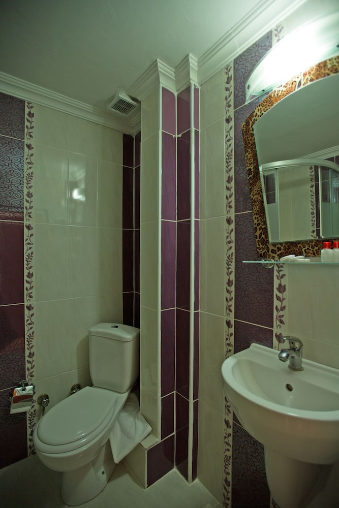 Economy Double Room photo 3