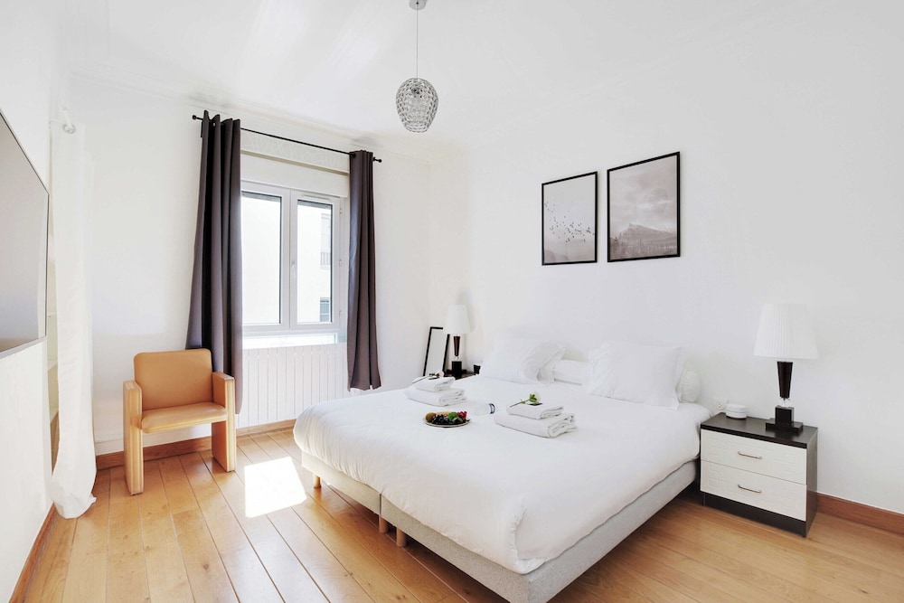Apartment photo 2