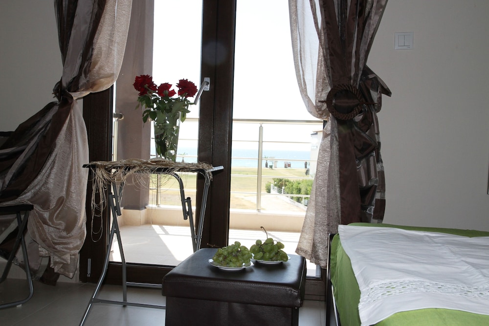 Comfort House, 3 Bedrooms, Non Smoking, Sea View photo 3