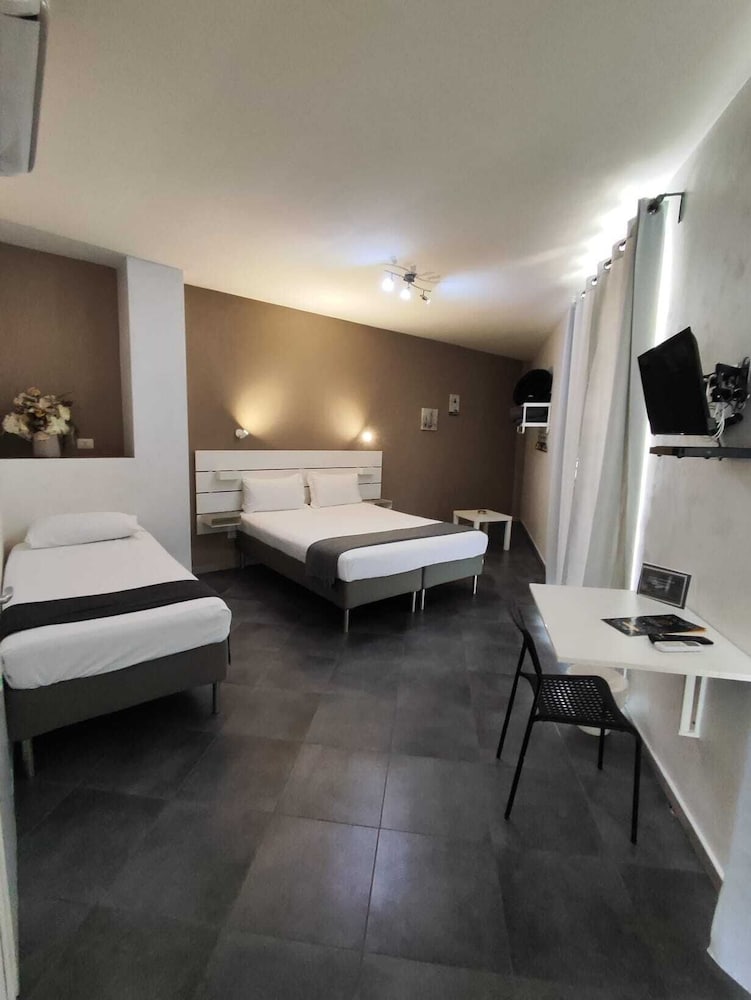 Superior Triple Room photo 3