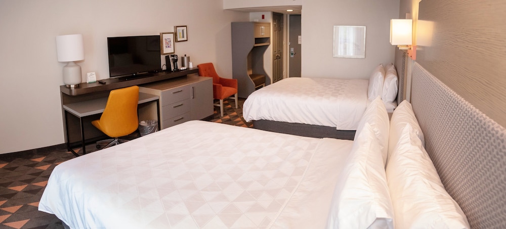 Standard Room, 2 Queen Beds - Photo 5