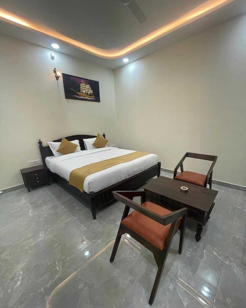 Deluxe Double Room, Garden View