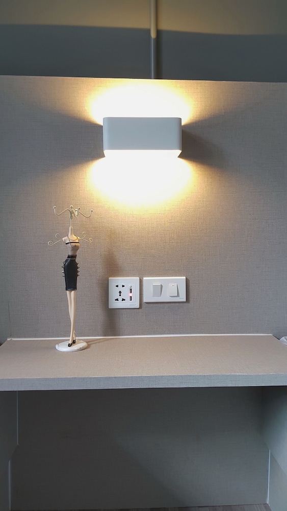Single Room with Shared Bathroom  - Fan photo 3