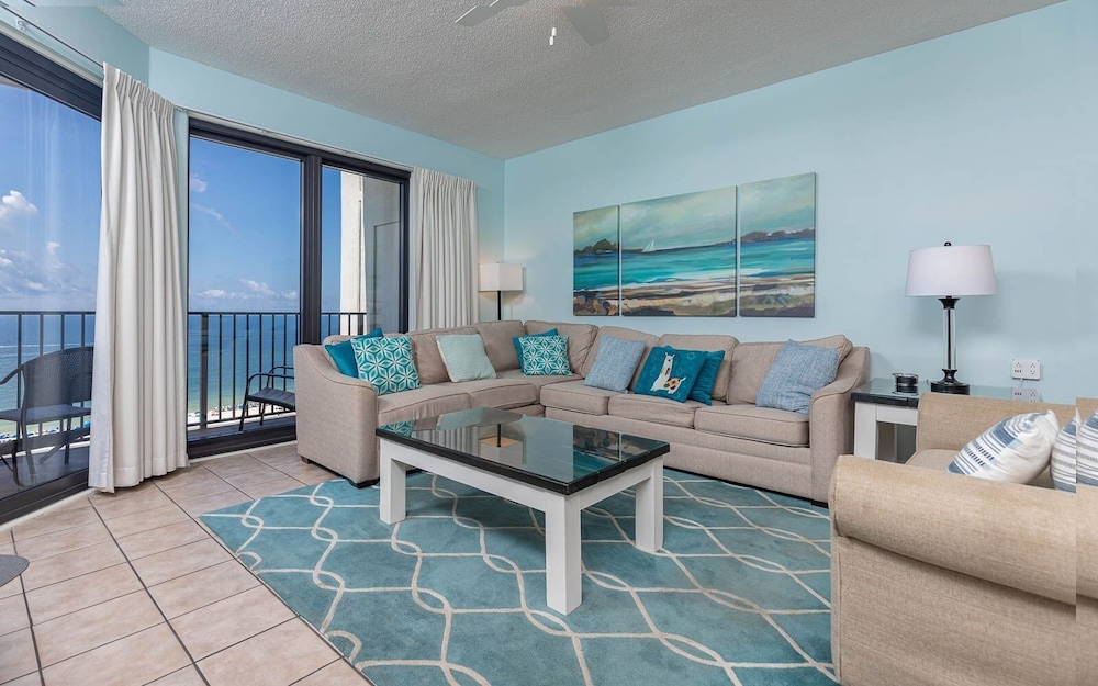 Condo, 3 Bedrooms
