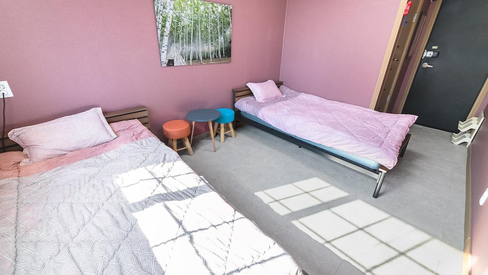 Basic Room, 1 Bedroom (205 (No Pet)) photo 3