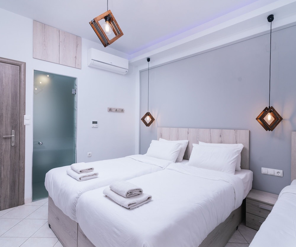 Standard Double or Twin Room photo 3