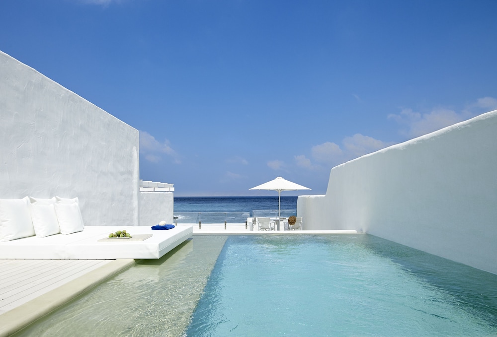 Spa Suite Seafront with Private Heated Pool