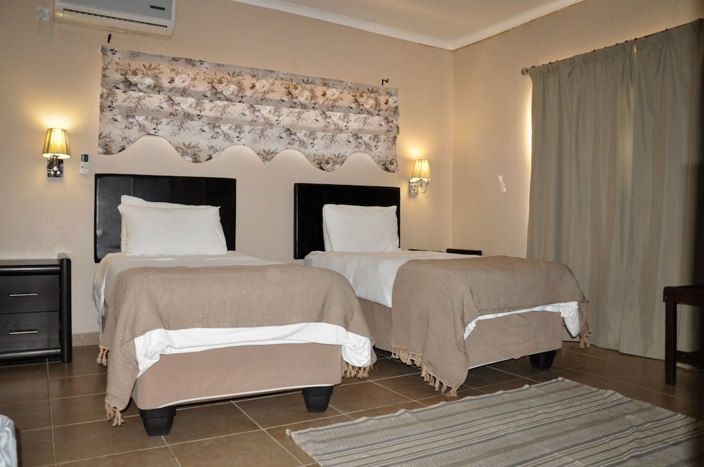 Standard Twin Room photo 1