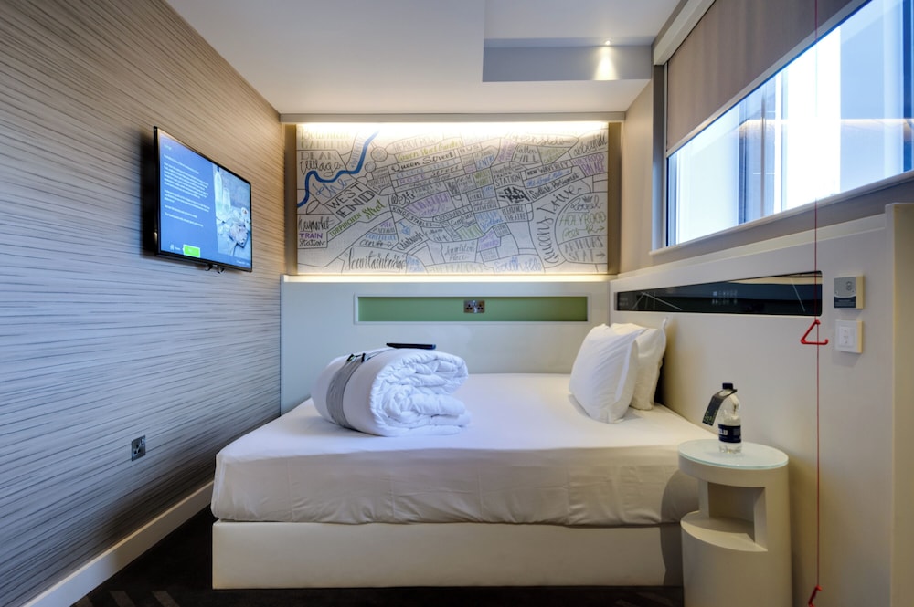 Standard Double Room, Roll-in Shower