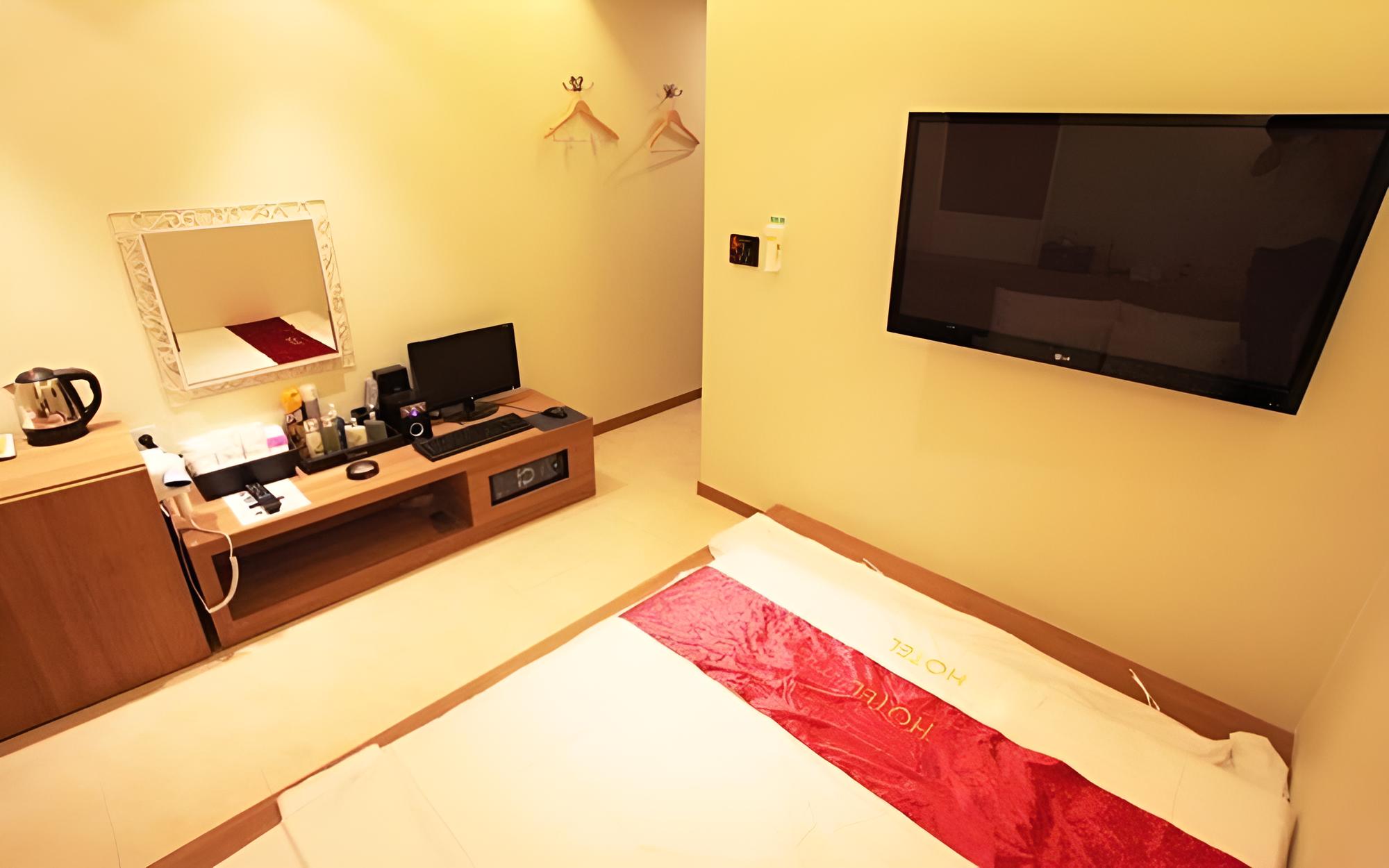 Room (Standard room (available for watching) - Photo 11