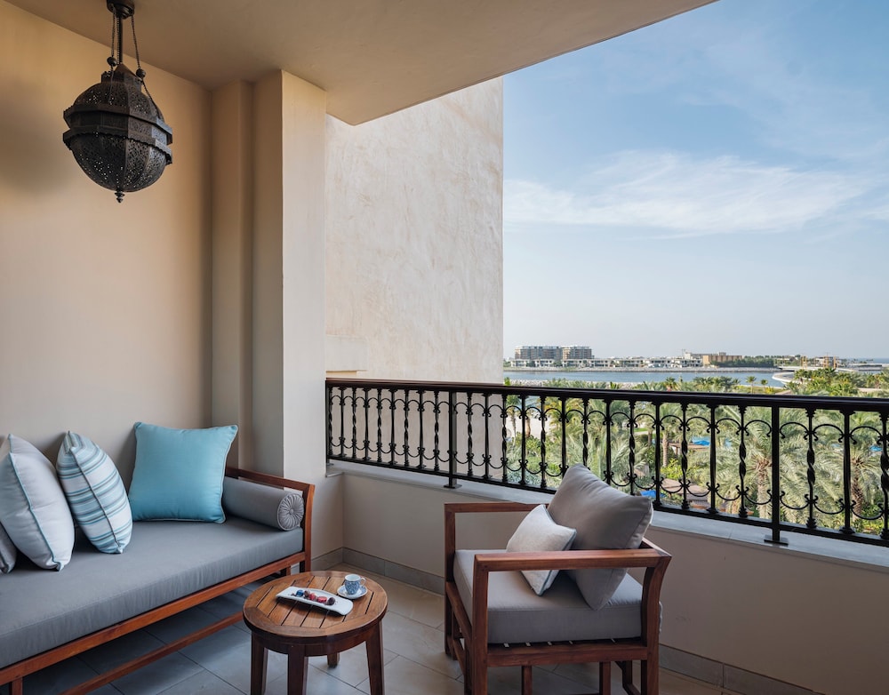 Suite, 1 King Bed, Sea View (Jumeirah) - Photo 6