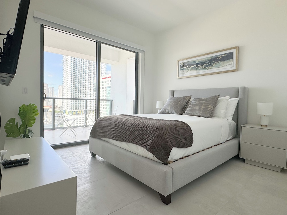 Deluxe Apartment, City View photo 3