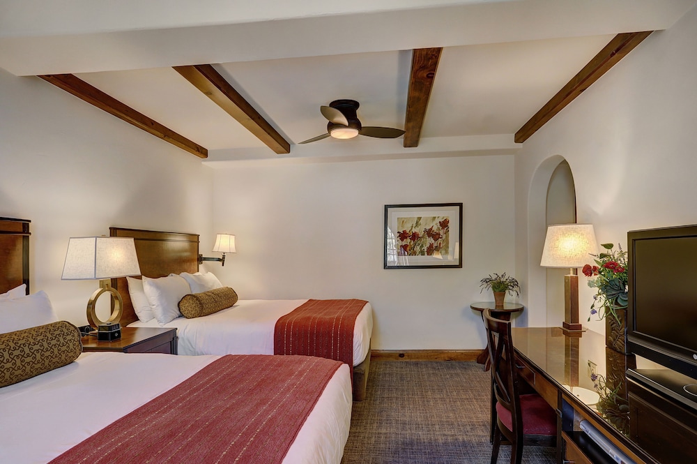 Suite, 2 Double Beds - Photo 3