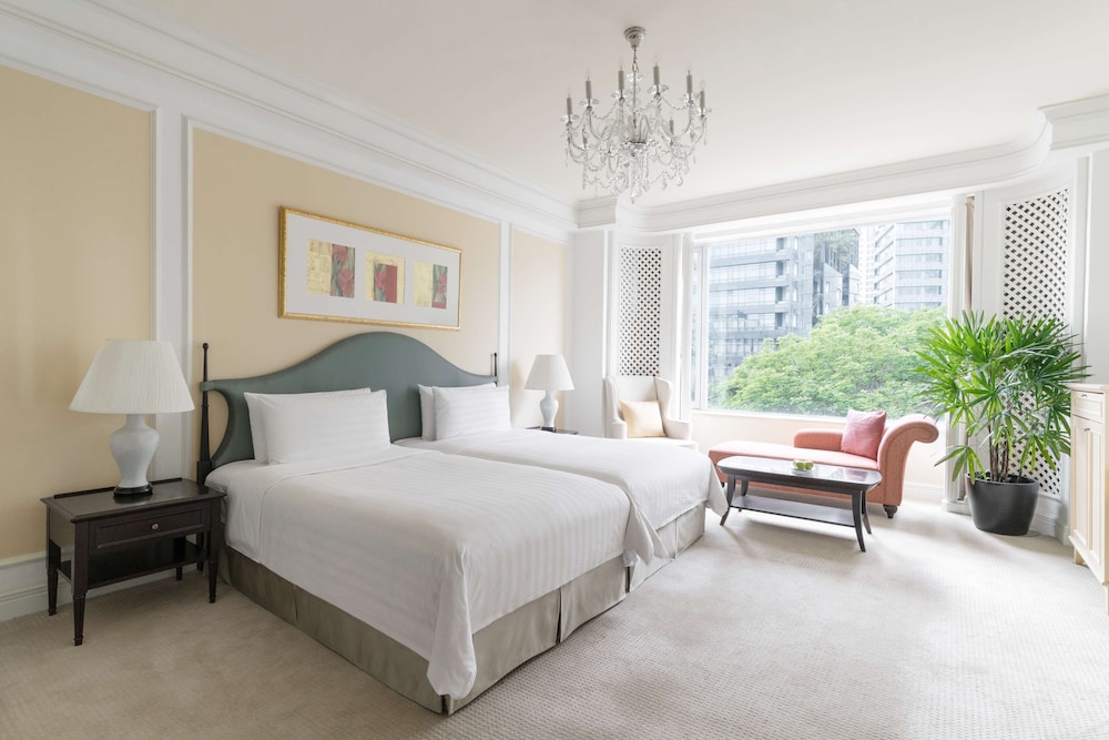 Suite, 1 King Bed (Valley Wing 1 Bed)