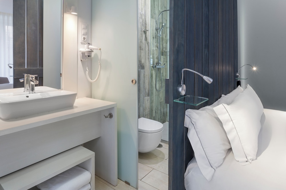Premium Double Room - Photo 3
