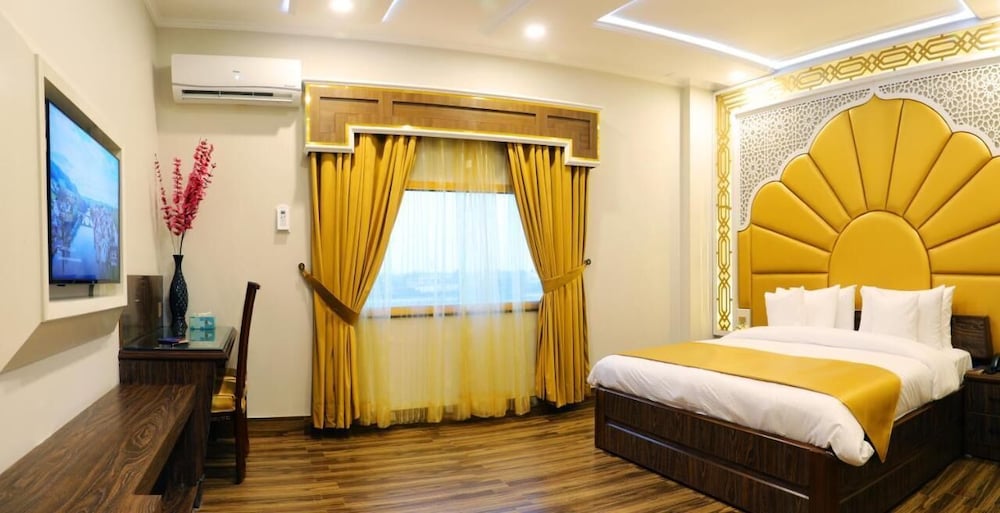 Deluxe Double or Twin Room photo 2