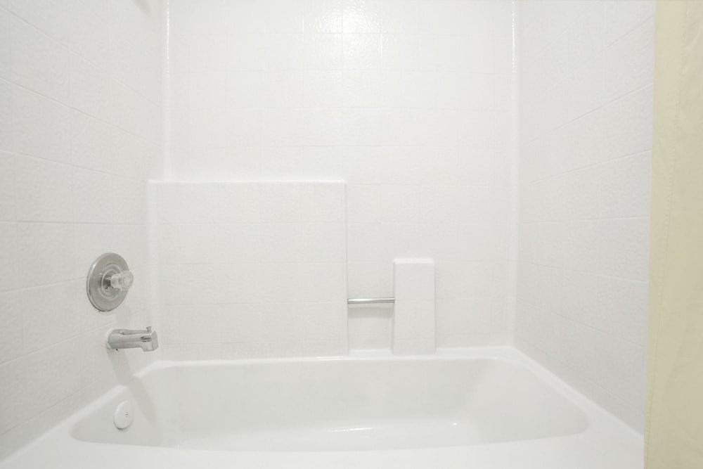 Standard Room, 2 Queen Beds - Photo 2