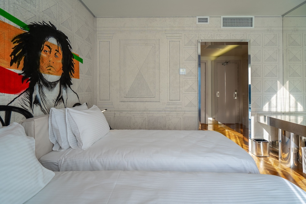 Standard Twin Room - Photo 19
