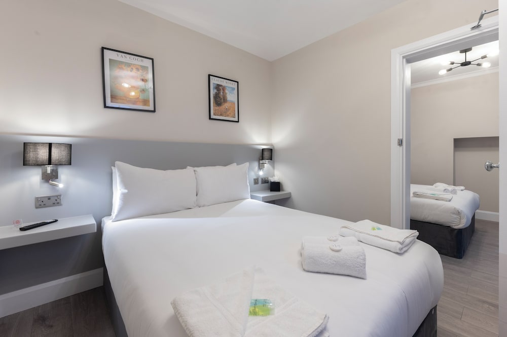 Classic Quadruple Room