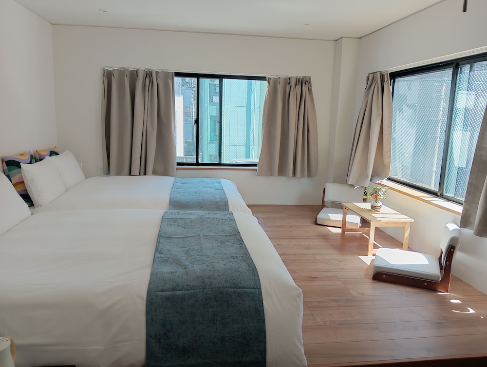 Annex Luxury Quadruple Room, Non smoking photo 1