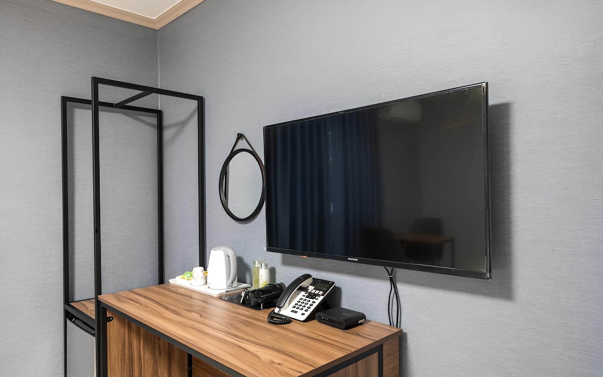 Room (Standard Room) - Photo 1