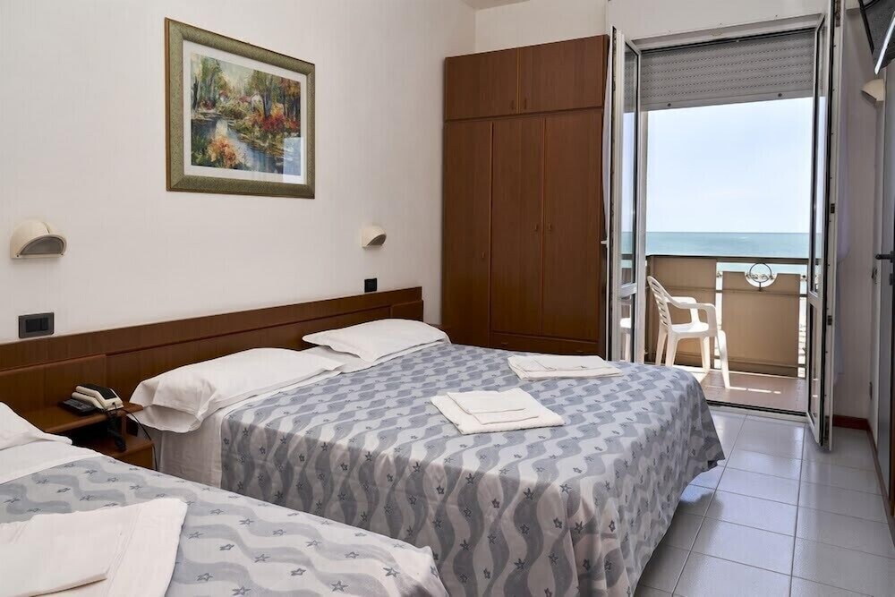 Panoramic Room