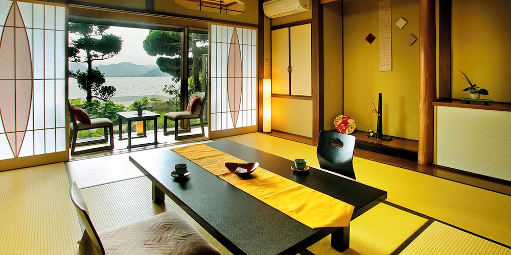Standard Quadruple Room, Shared Bathroom, Sea View