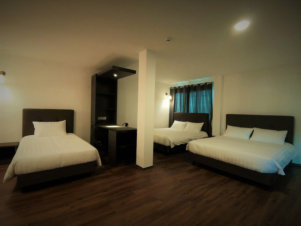 Deluxe Quintuple Room - Photo 1