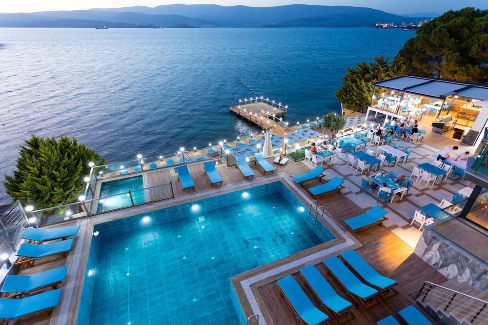 Deluxe Room, 1 Bedroom, Smoking, Sea View photo 2