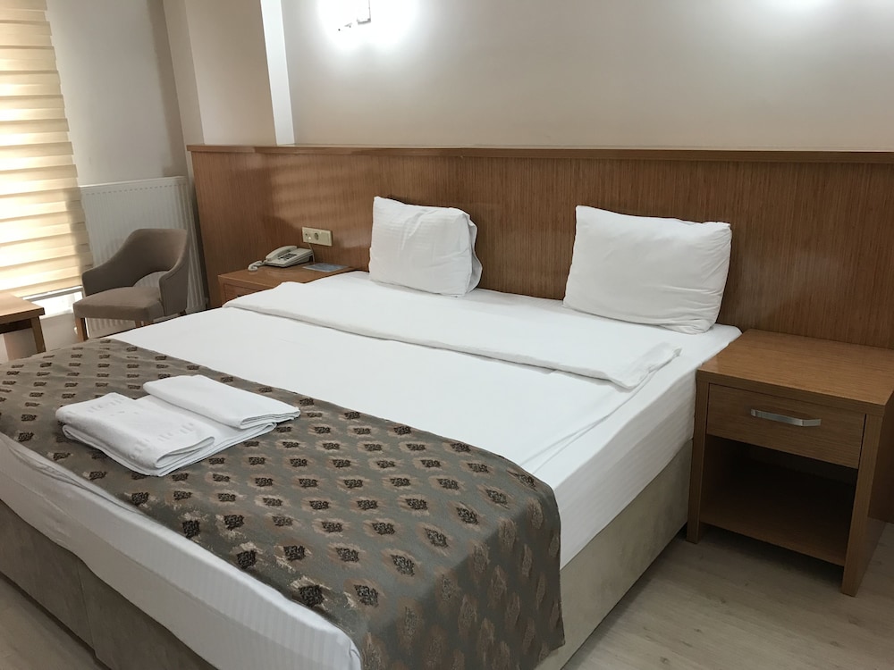 Superior Double Room Single Use, 1 King Bed, Accessible, Non Smoking