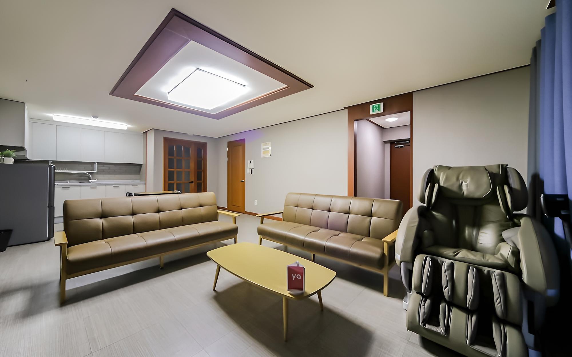 Room (Family room *4 people standard* (2 be) - Photo 6