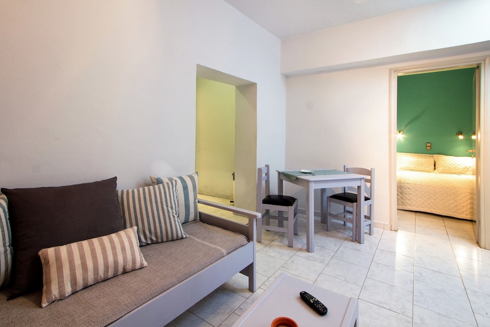 Apartment photo 2