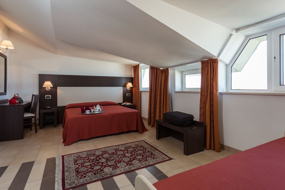 Suite, 1 Double Bed photo 1