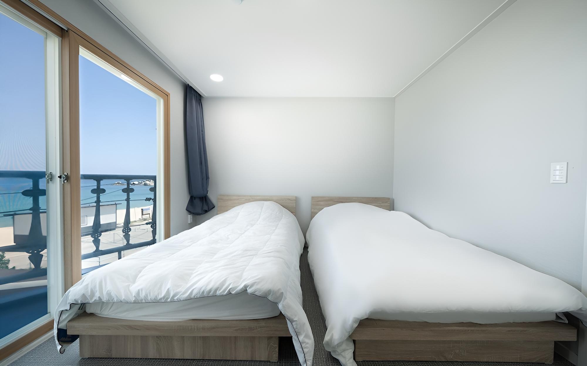 Room (Standard Twin) - Photo 3
