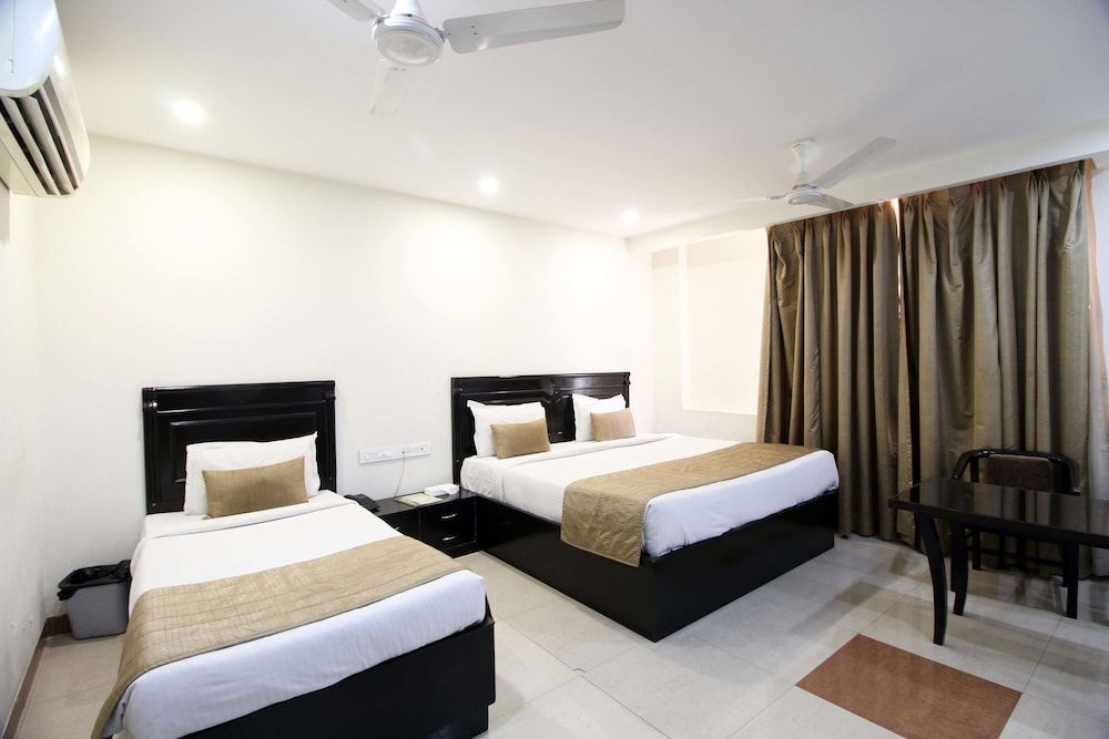 Deluxe Room - Photo 3