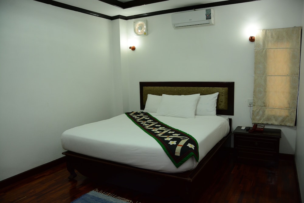Standard Room, 1 Queen Bed photo 1