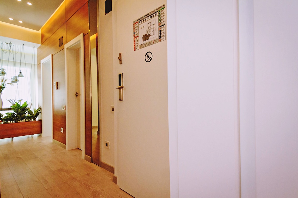 Deluxe Apartment photo 3