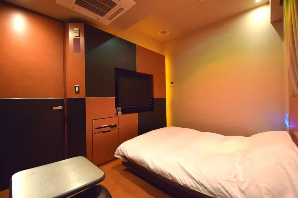 Economy Room, Smoking photo 3