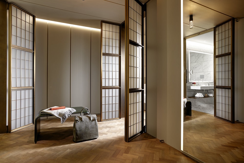 Suite (Regent)