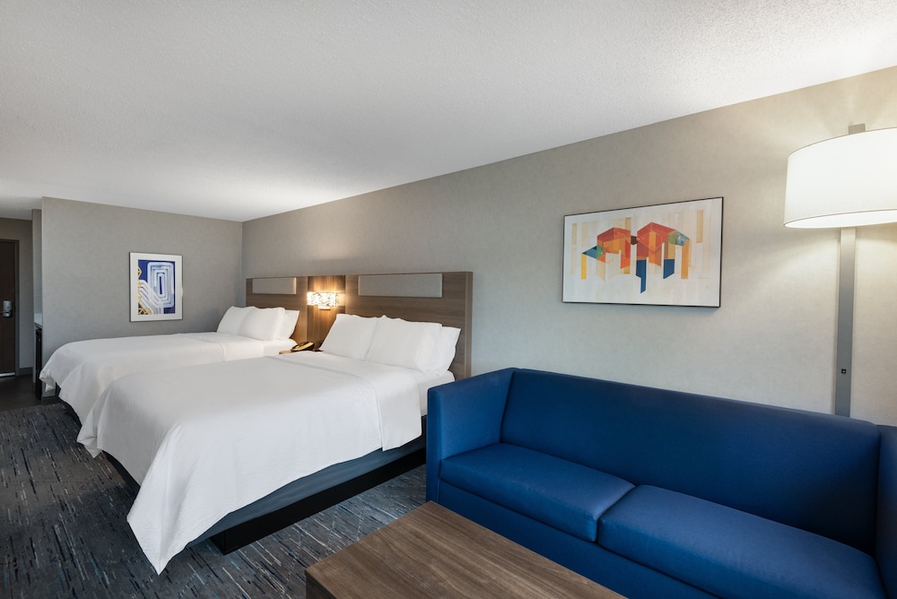 Suite, Multiple Beds - Photo 1