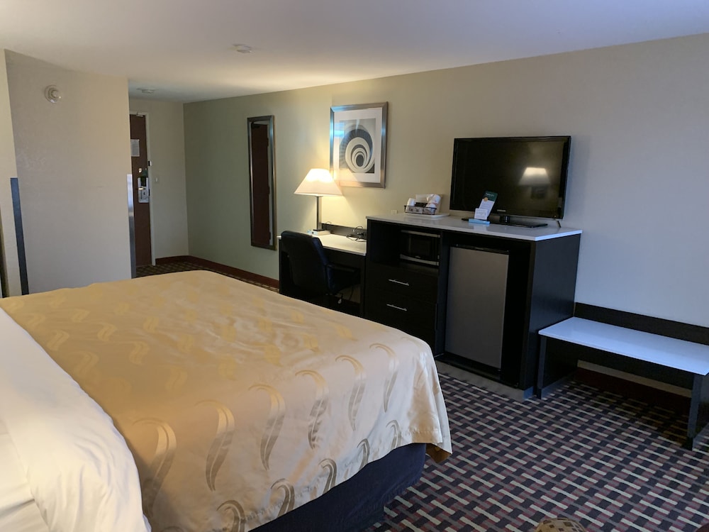 Room, 1 King Bed, Non Smoking - Photo 2