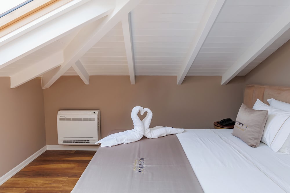 Deluxe Double Room, City View