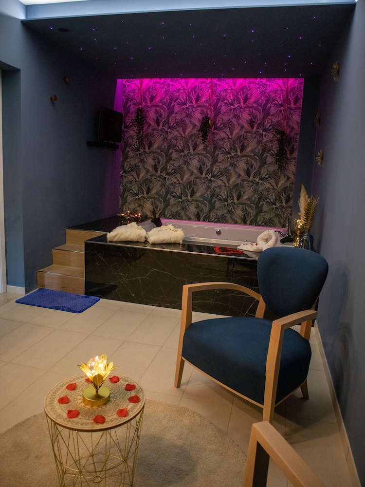 Studio Suite photo 2