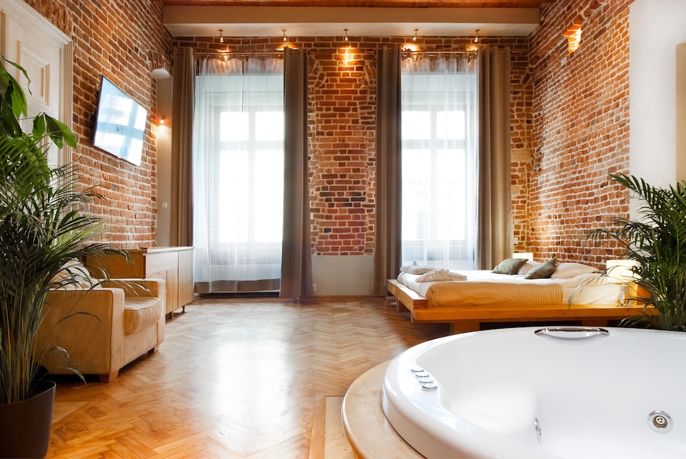 Luxury Suite, 1 Bedroom, Bathtub photo 2