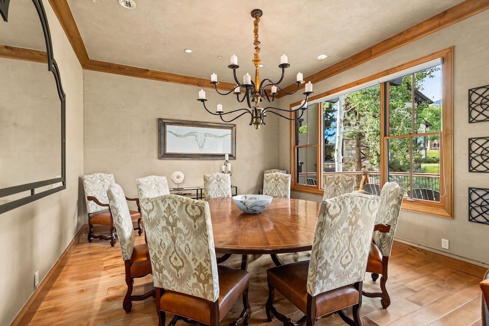 Luxury Townhome, 4 Bedrooms, Hot Tub, Slope side photo 2