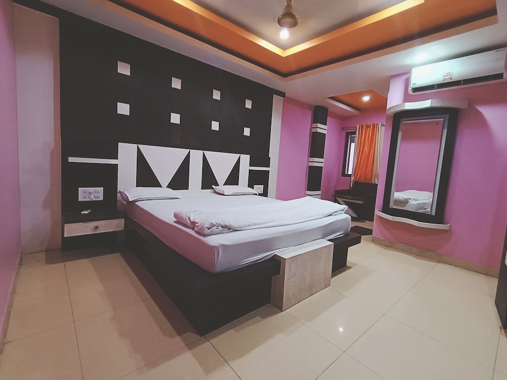 Deluxe Double Room, City View