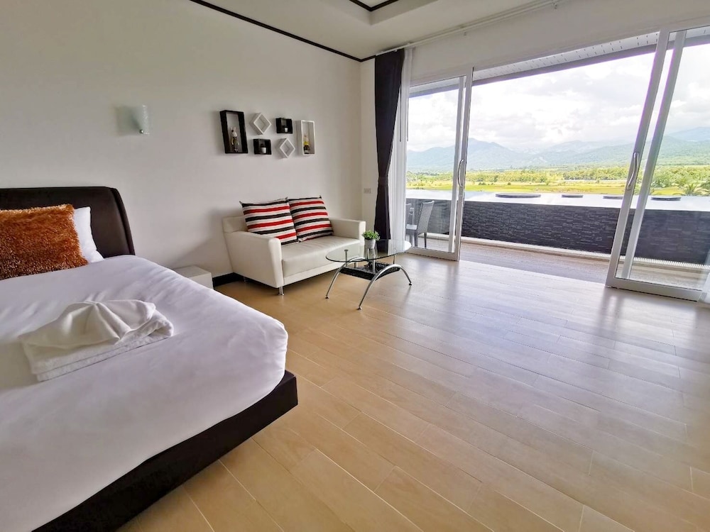Deluxe Room, 2 Twin Beds, Mountain View